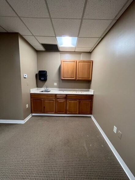 More Photos Of 112 Spencer St, Manchester Medical For Lease