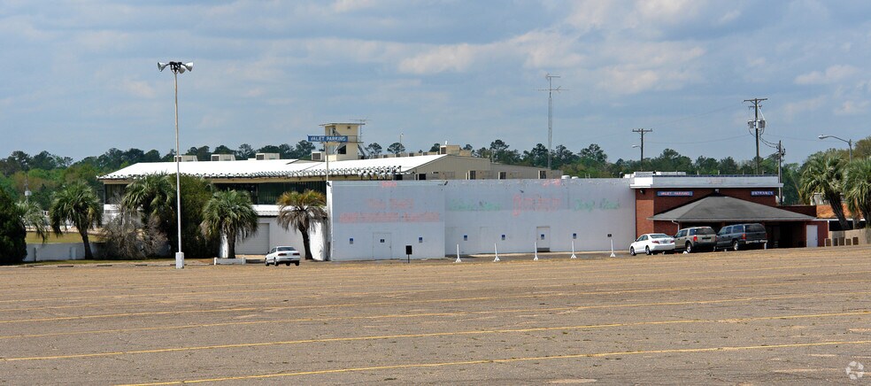 More Photos Of 3079 N Us-19, Monticello Racetrack For Sale