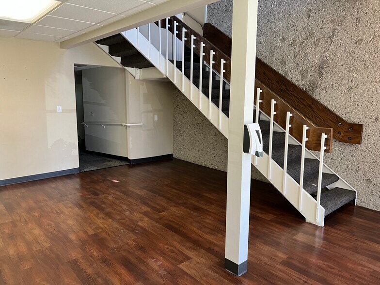 More Photos Of 511 W Citrus Edge St, Glendora Office For Lease