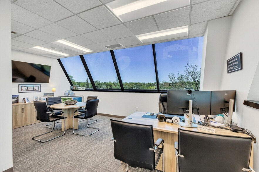 More Photos Of 1000 Woodbury Rd, Woodbury Office For Lease
