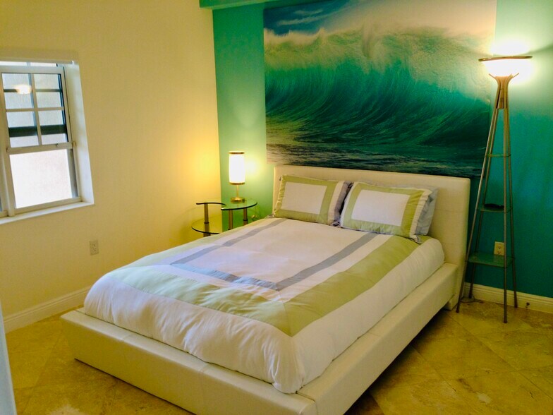 More Photos Of 115 112th Ave NE, Saint Petersburg Specialty For Sale