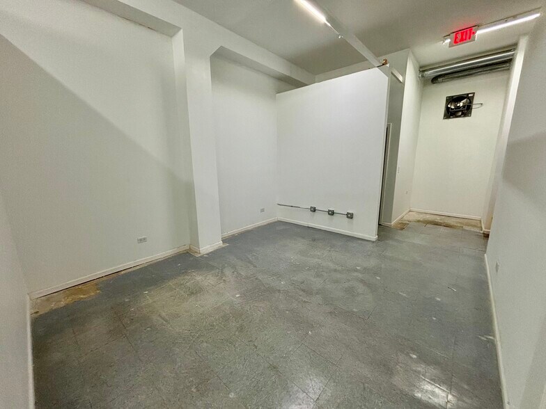 More Photos Of 1648 W North Ave, Chicago Apartments For Lease