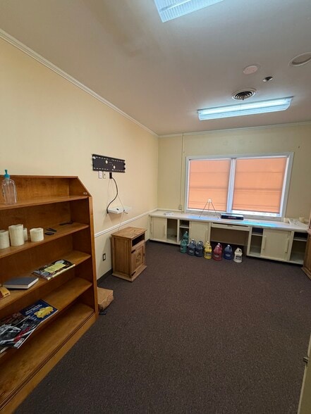 More Photos Of 7470 TX-154, Marshall Specialty For Sale