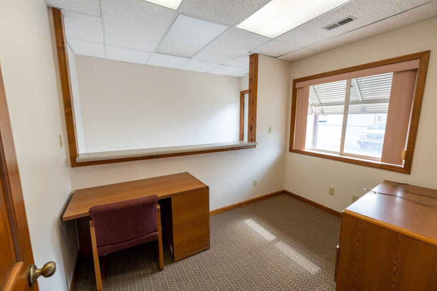 More Photos Of 447 N Old State Road 2, Valparaiso Warehouse For Lease