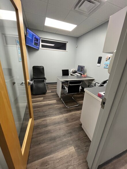 More Photos Of 6905-6907 W Waters Ave, Tampa Medical For Sale