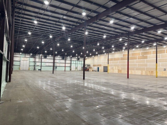 More Photos Of 150 Quality St, Munfordville Warehouse For Lease