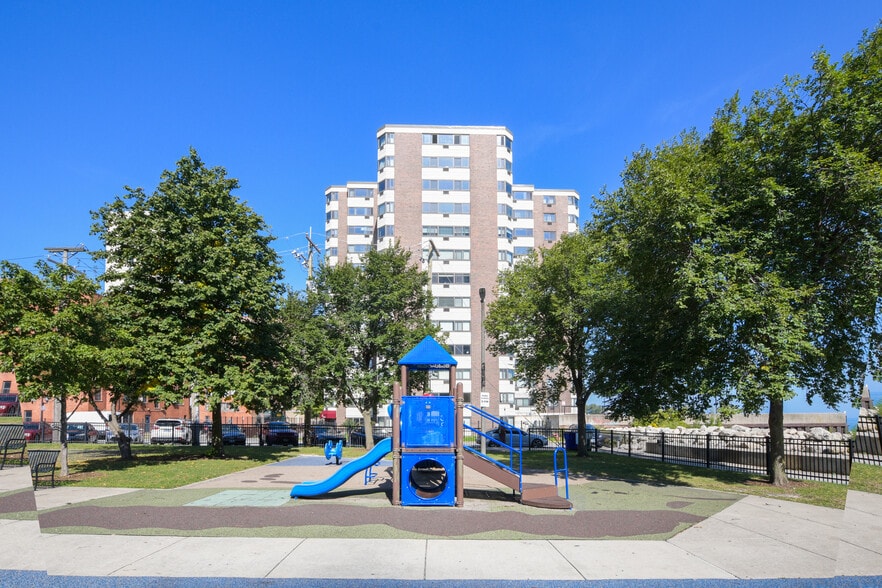 More Photos Of , Chicago Multifamily For Sale