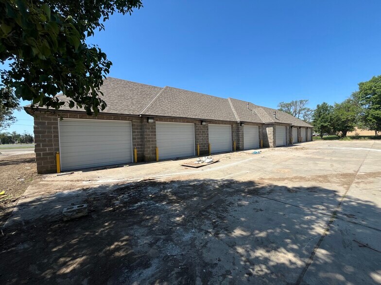 More Photos Of 4608 W Maple St, Wichita Carwash For Lease