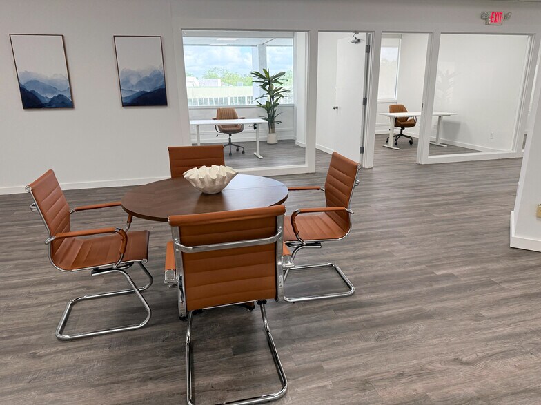 More Photos Of 104 N Main St, Gainesville Office For Lease