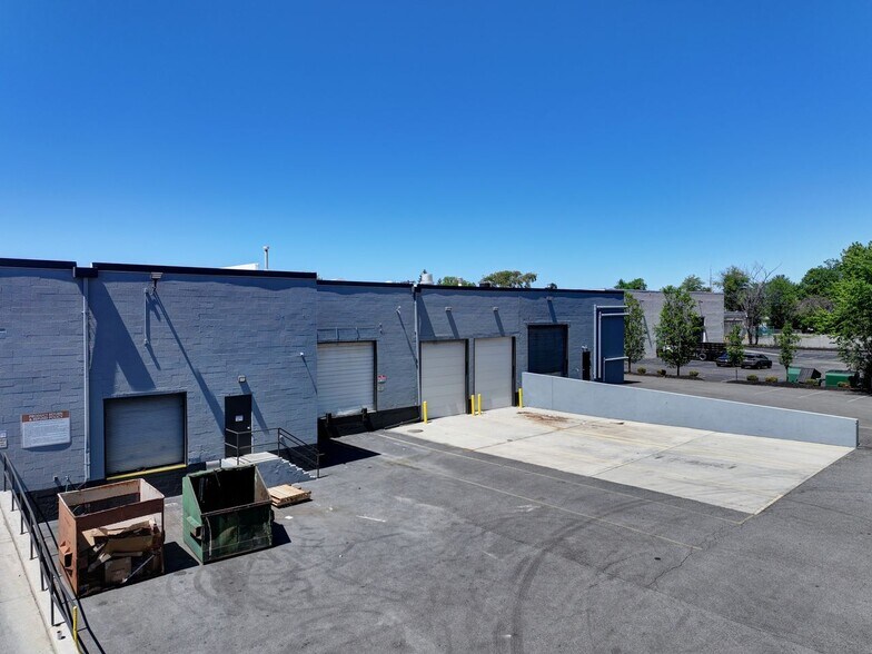 More Photos Of 140-142 Clinton Rd, Fairfield Warehouse For Lease