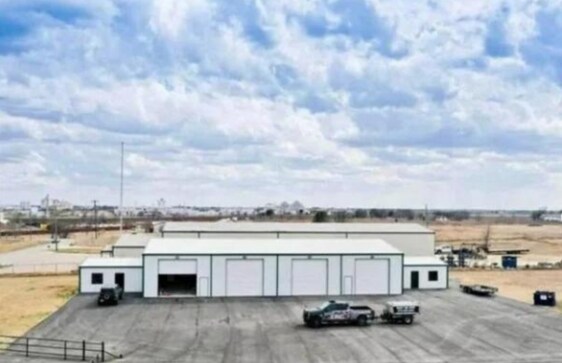 More Photos Of 4017 Windmill Rd, Cleburne Warehouse For Lease