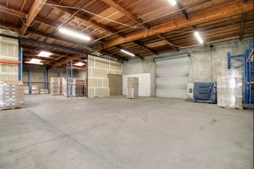 More Photos Of 8535 Morrison Creek Rd, Sacramento Showroom For Lease