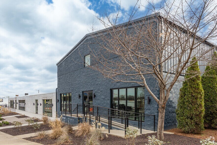 More Photos Of 469 Chestnut St, Nashville General Retail For Lease