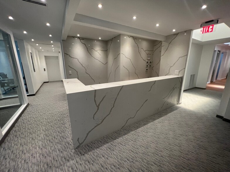 More Photos Of 525 Clematis St, West Palm Beach Office For Lease