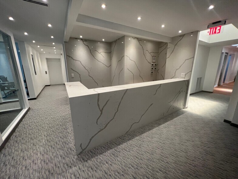 More Photos Of 525 Clematis St, West Palm Beach Office For Lease