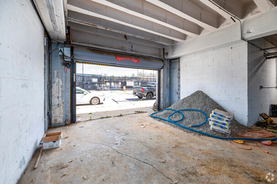More Photos Of 2240 25th Pl NE, Washington Warehouse For Sale