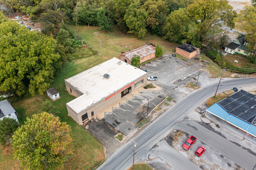 More Photos Of 100 Hopkinsville St, Russellville Freestanding For Sale