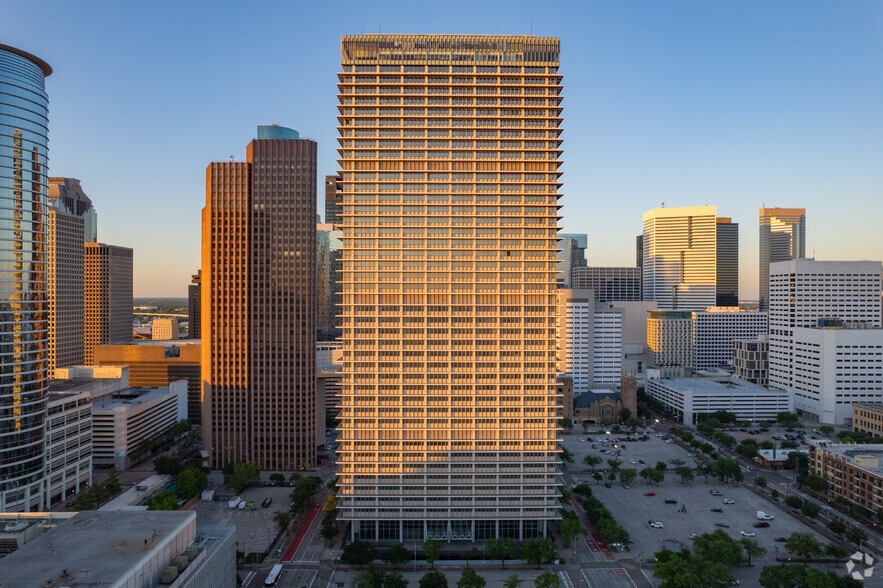 More Photos Of 800 Bell St, Houston Office For Sale