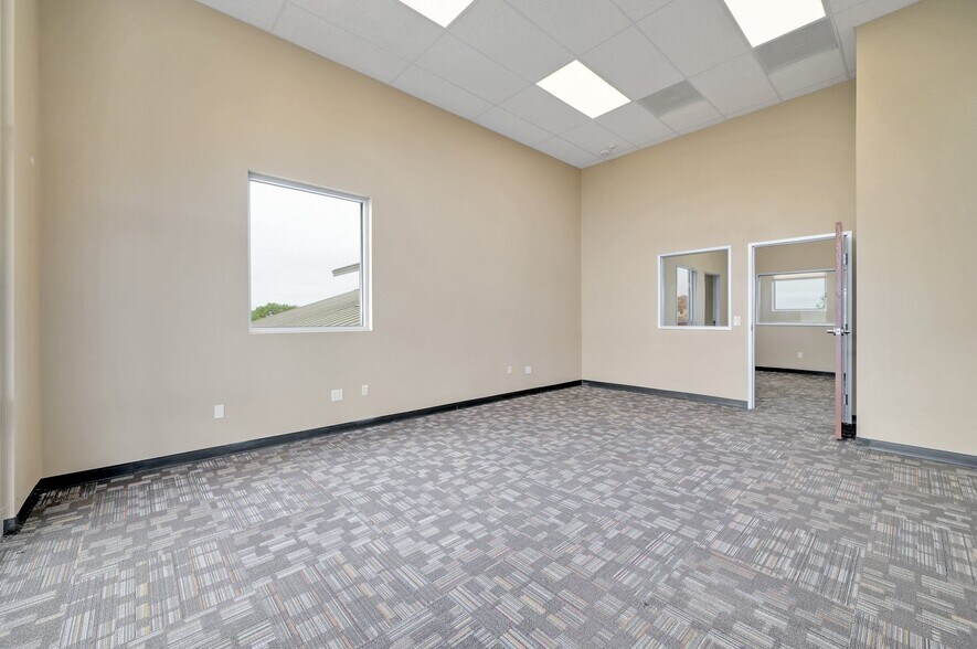 More Photos Of 333 US HWY 290 E, Dripping Springs Unknown For Lease