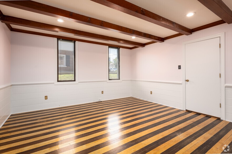 More Photos Of 5200 Fort Ave, Lynchburg Office For Sale