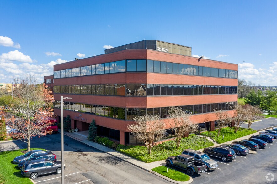 More Photos Of 381 Riverside Dr, Franklin Office For Lease