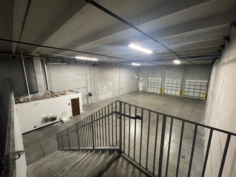 More Photos Of 13431-13453 NW 19th Ln, Miami Warehouse For Lease