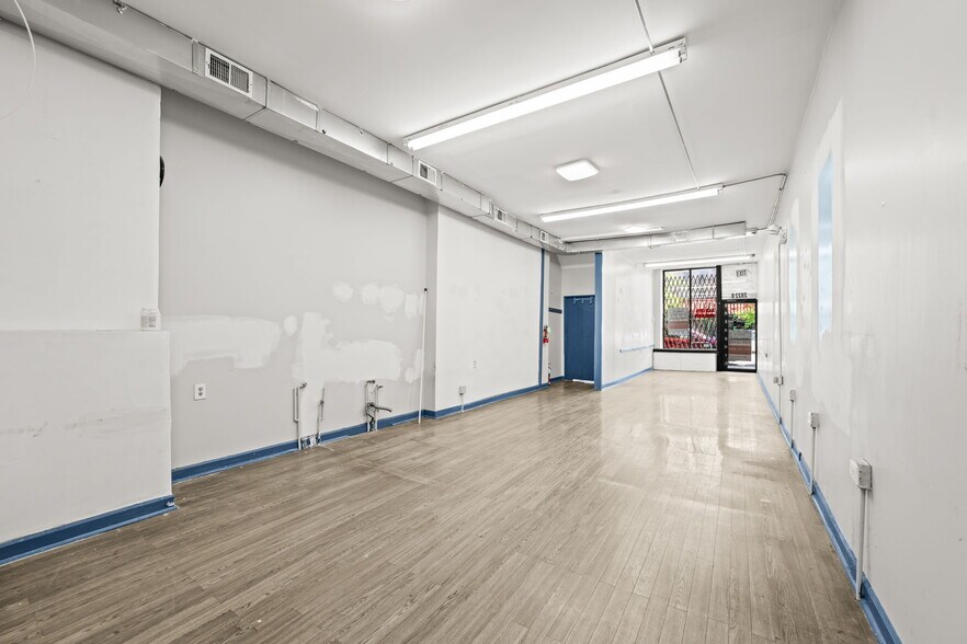 More Photos Of 2822 N Milwaukee Ave, Chicago Storefront Retail Residential For Sale