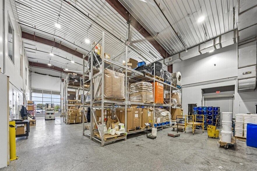 More Photos Of 13326 Immanuel Rd, Pflugerville Distribution For Sale