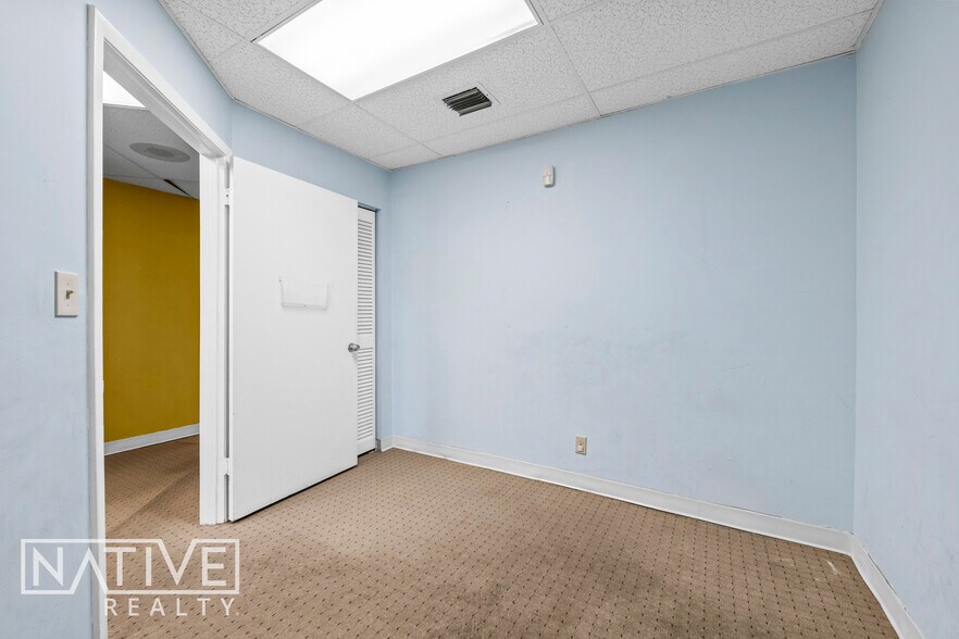 More Photos Of 2920-2940 E Commercial Blvd, Fort Lauderdale Storefront Retail Office For Lease