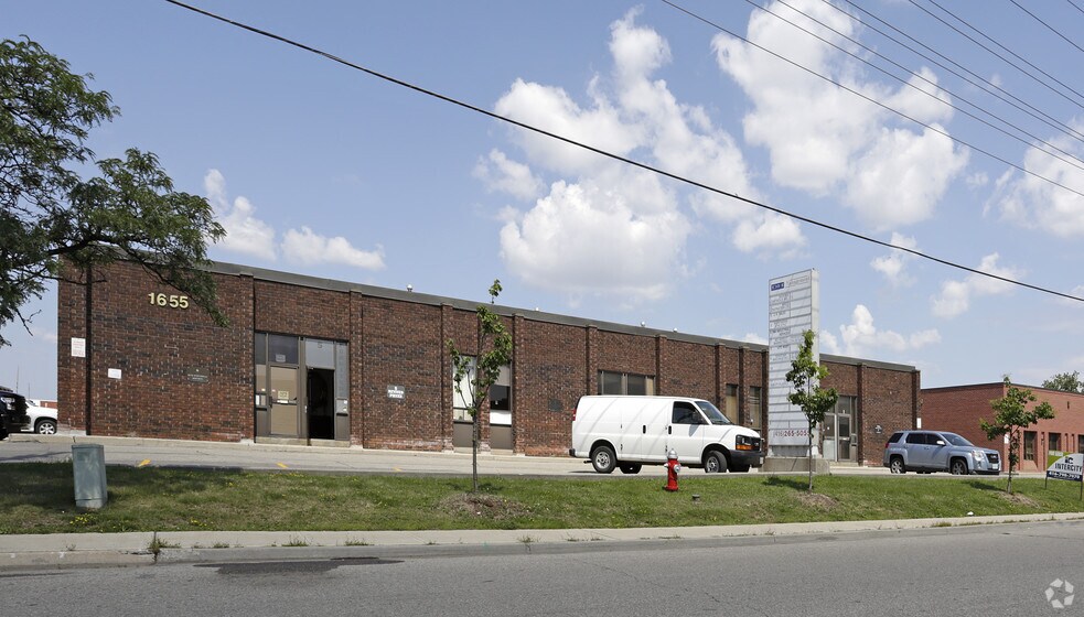 More Photos Of 1655 Sismet Rd, Mississauga Manufacturing For Lease
