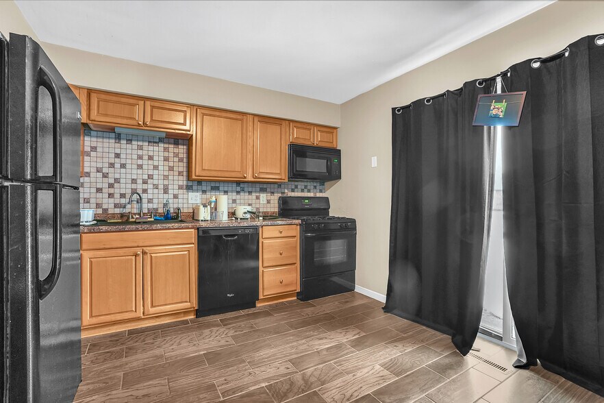 More Photos Of 2573-2581 Parkview Street, Portage Multifamily For Sale
