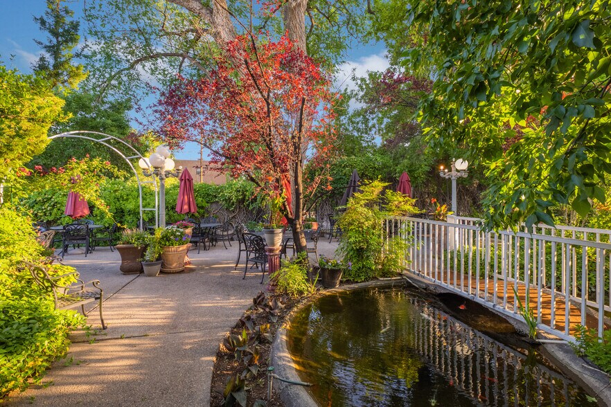More Photos Of 8032 4th St NW, Albuquerque Restaurant For Sale
