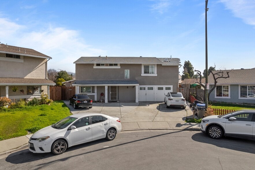 Primary Photo Of 2604 Sierra Vista Ct, San Jose Apartments For Sale