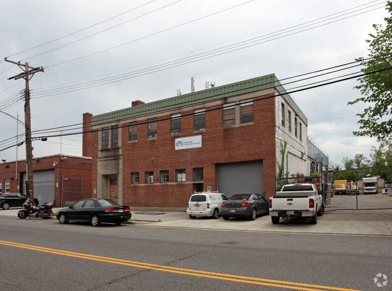 More Photos Of 2901 V St NE, Washington Warehouse For Lease