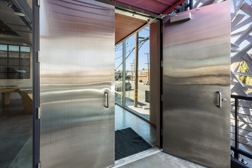 More Photos Of 3644 Eastham Dr, Culver City Loft Creative Space For Lease