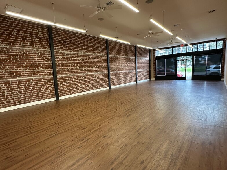 More Photos Of 218-220 W Harding Way, Stockton Storefront For Lease