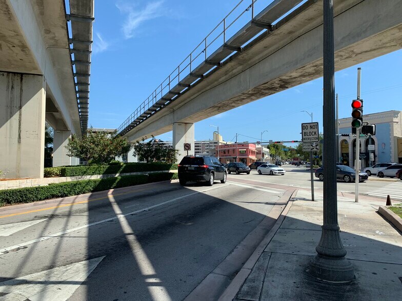 More Photos Of 5975 Sunset Dr, Miami Medical For Sale