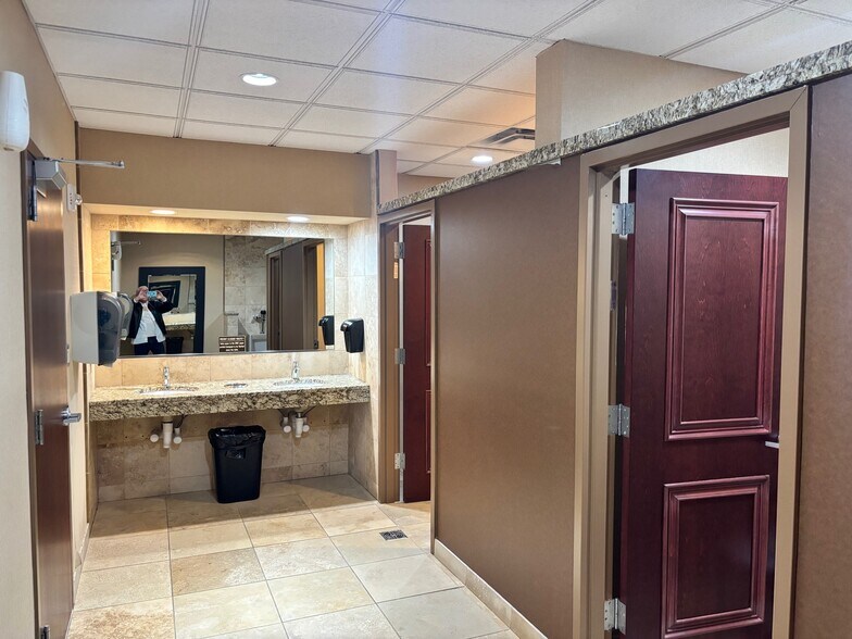 More Photos Of 510-514 Haight Ave, Poughkeepsie Office For Sale