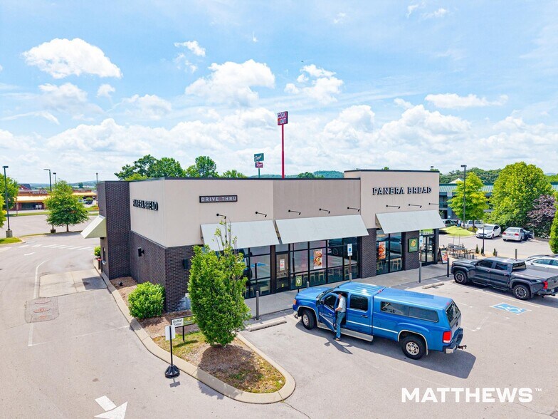 Primary Photo Of 639 S Cumberland St, Lebanon Restaurant For Sale