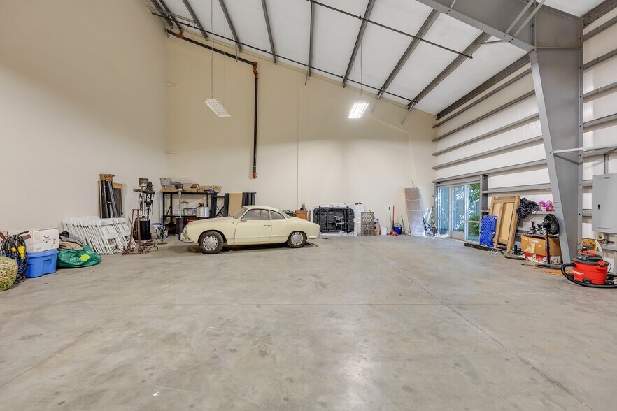 More Photos Of 18855 Microtronics, Sonora Industrial For Sale