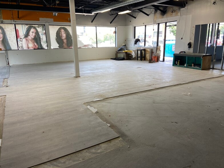 More Photos Of 2208 St Joseph Blvd, Ottawa Freestanding For Lease