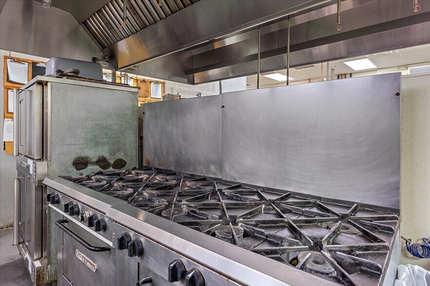 More Photos Of 15 S Beneva Rd, Sarasota Restaurant For Lease