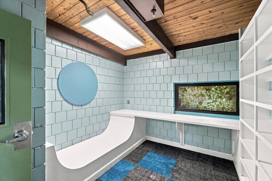 More Photos Of 301 Obetz Rd, Columbus Specialty For Sale