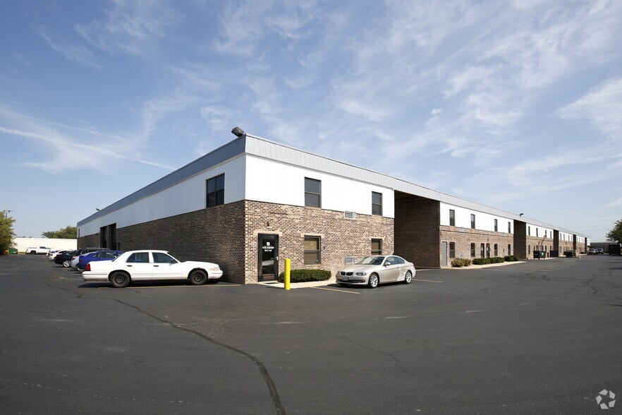 More Photos Of 516-554 N York Rd, Bensenville Warehouse For Lease