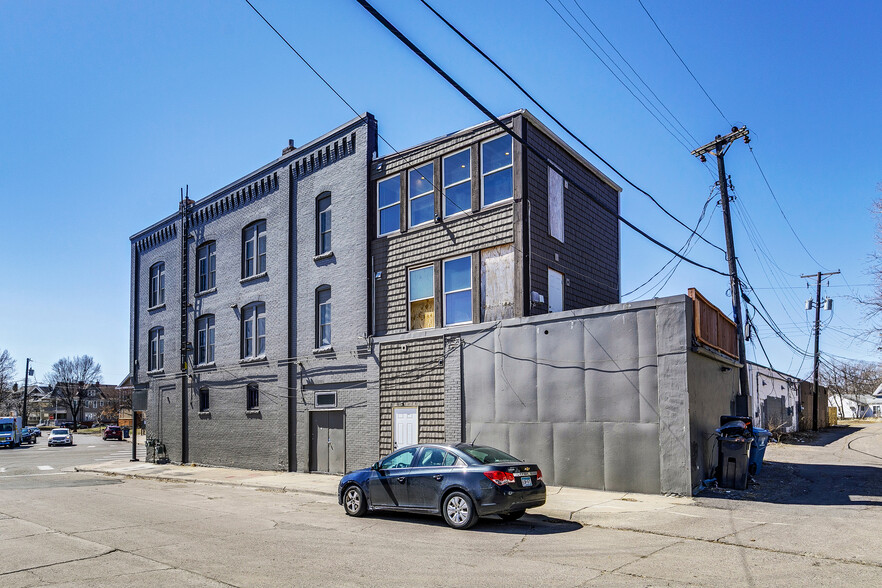 More Photos Of 1500 W Broadway Ave, Minneapolis Storefront Retail Residential For Sale