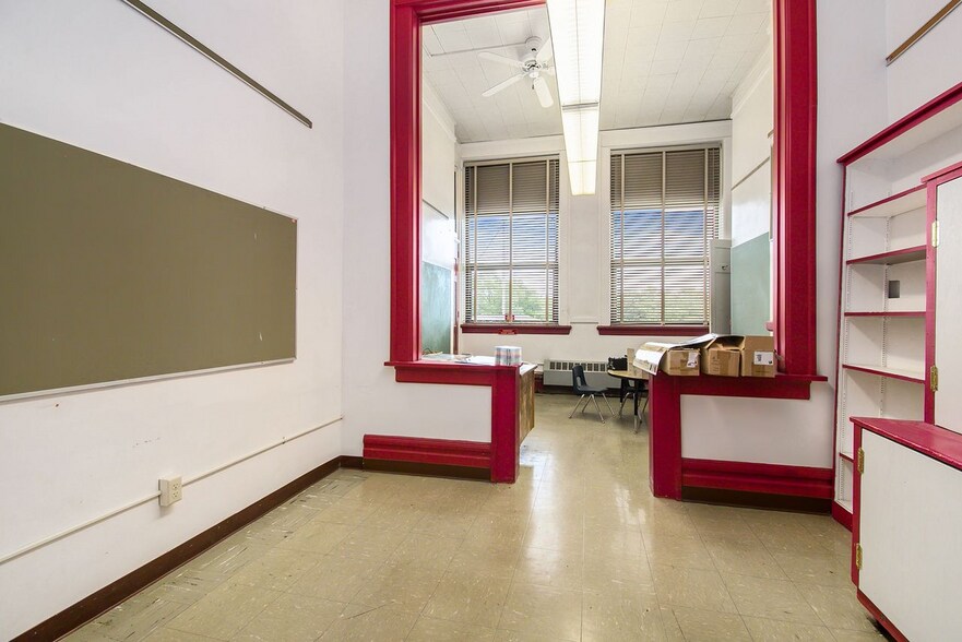 More Photos Of 485 SW Capital Ave, Battle Creek Specialty For Sale