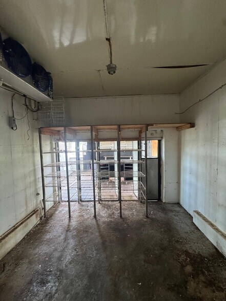 More Photos Of 6014 Kimberly Blvd, North Lauderdale Convenience Store For Sale