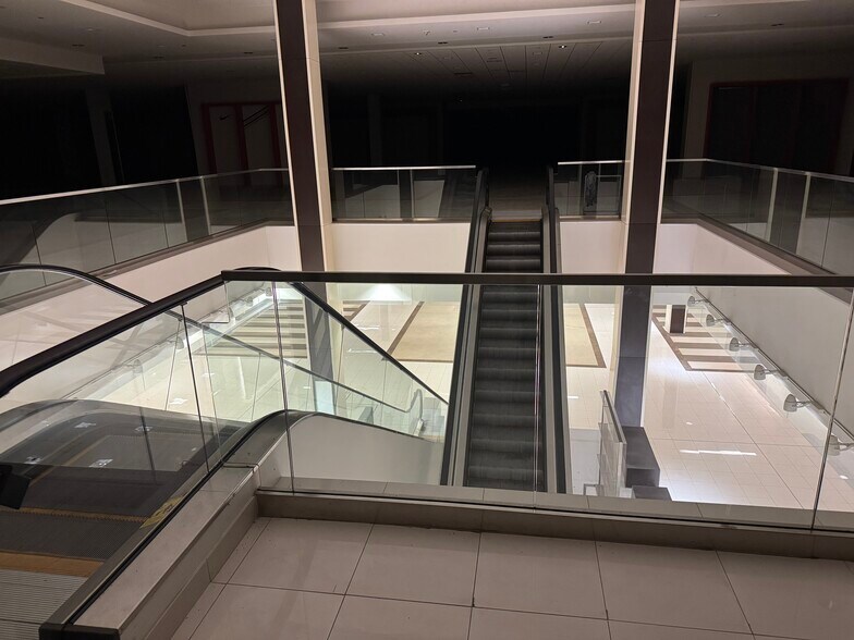 More Photos Of 1305-1401 W Esplanade Ave, Kenner Unknown For Lease