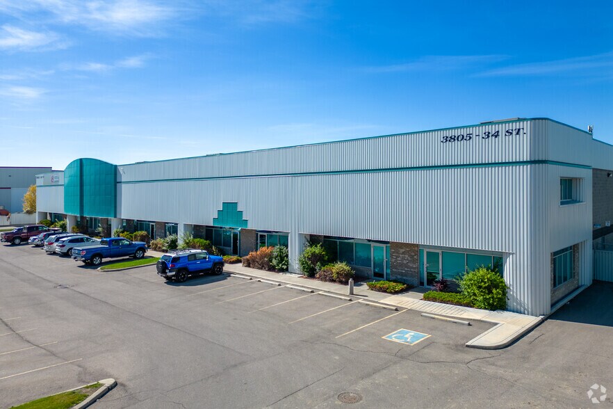More Photos Of 3805 34th St NE, Calgary Warehouse For Lease