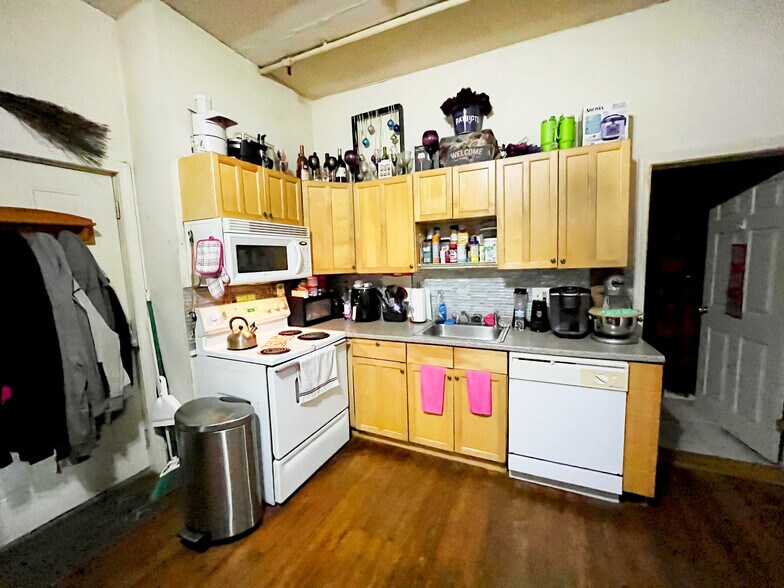 More Photos Of 343-347 Main St, Clinton Apartments For Sale